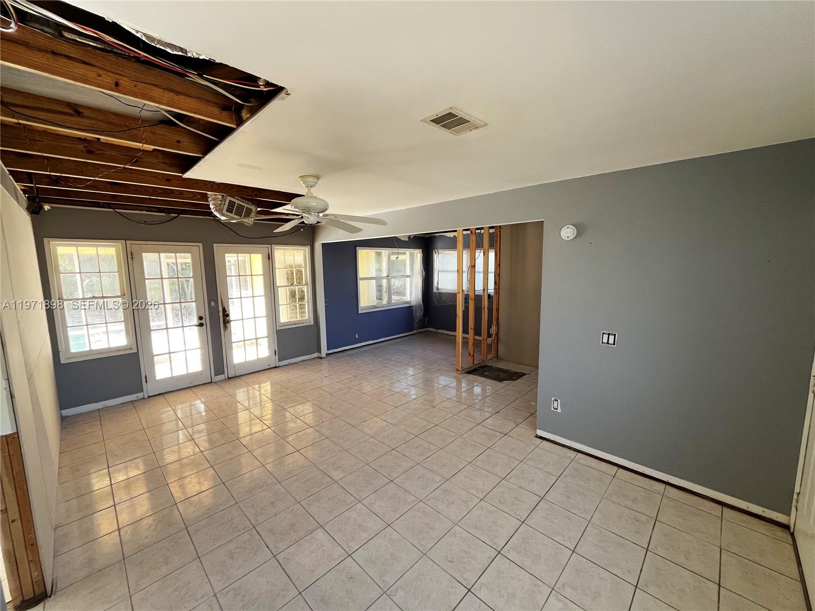 325 1 / 2 1204 sq. ft. $ 2026-02-25 0 foto