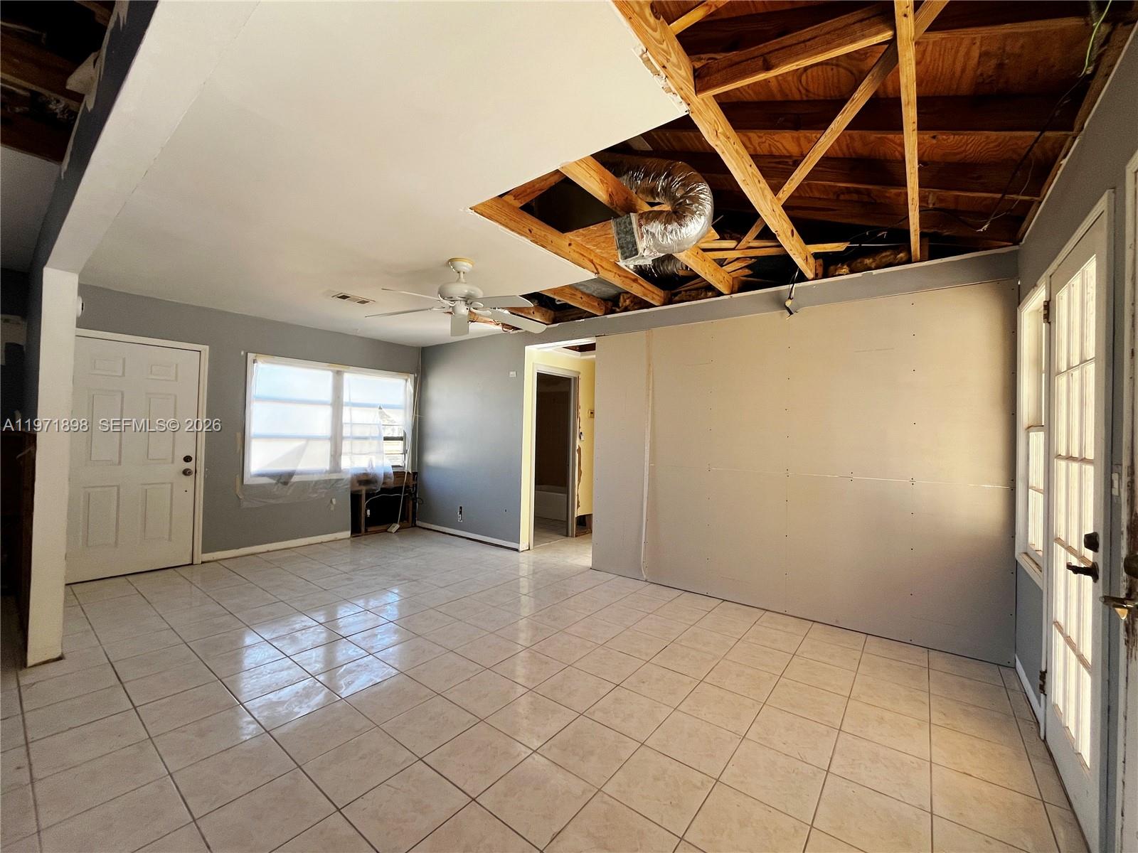 325 1 / 2 1204 sq. ft. $ 2026-02-25 0 foto