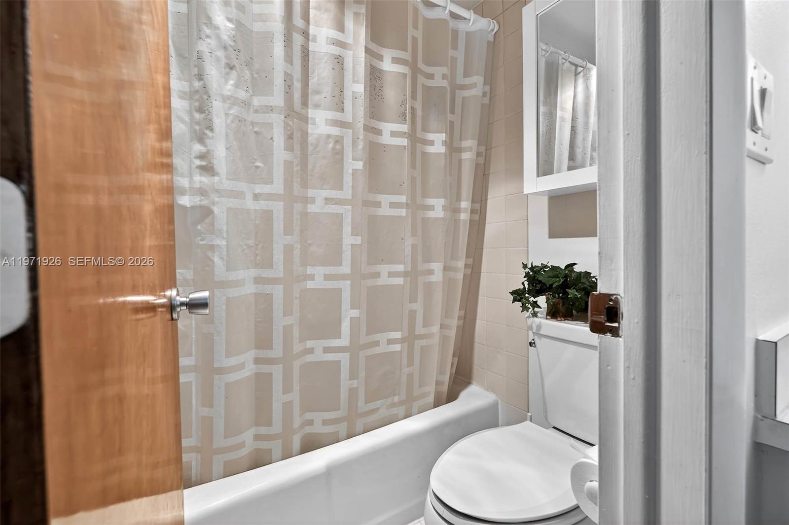   /   кв.футов $ 2026-02-25 0 Фото