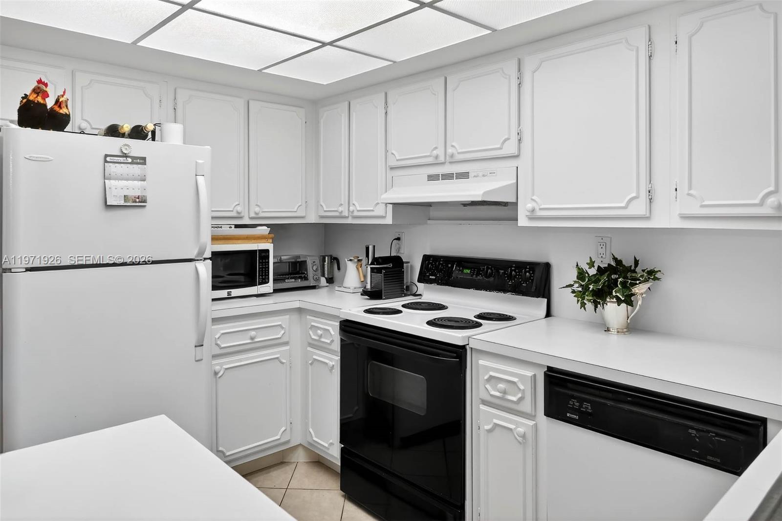   /   кв.футов $ 2026-02-25 0 Фото