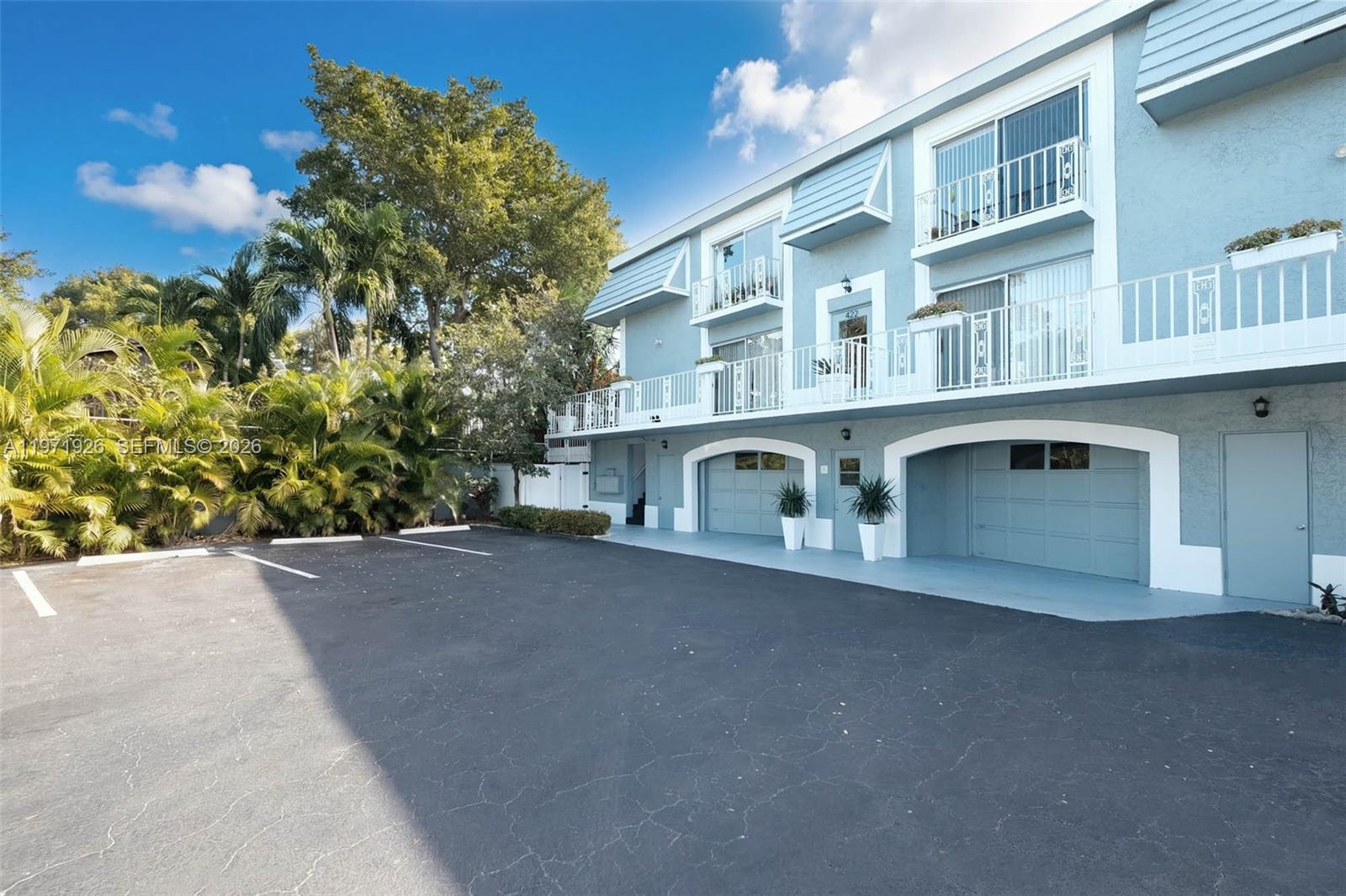   /   кв.футов $ 2026-02-25 0 Фото