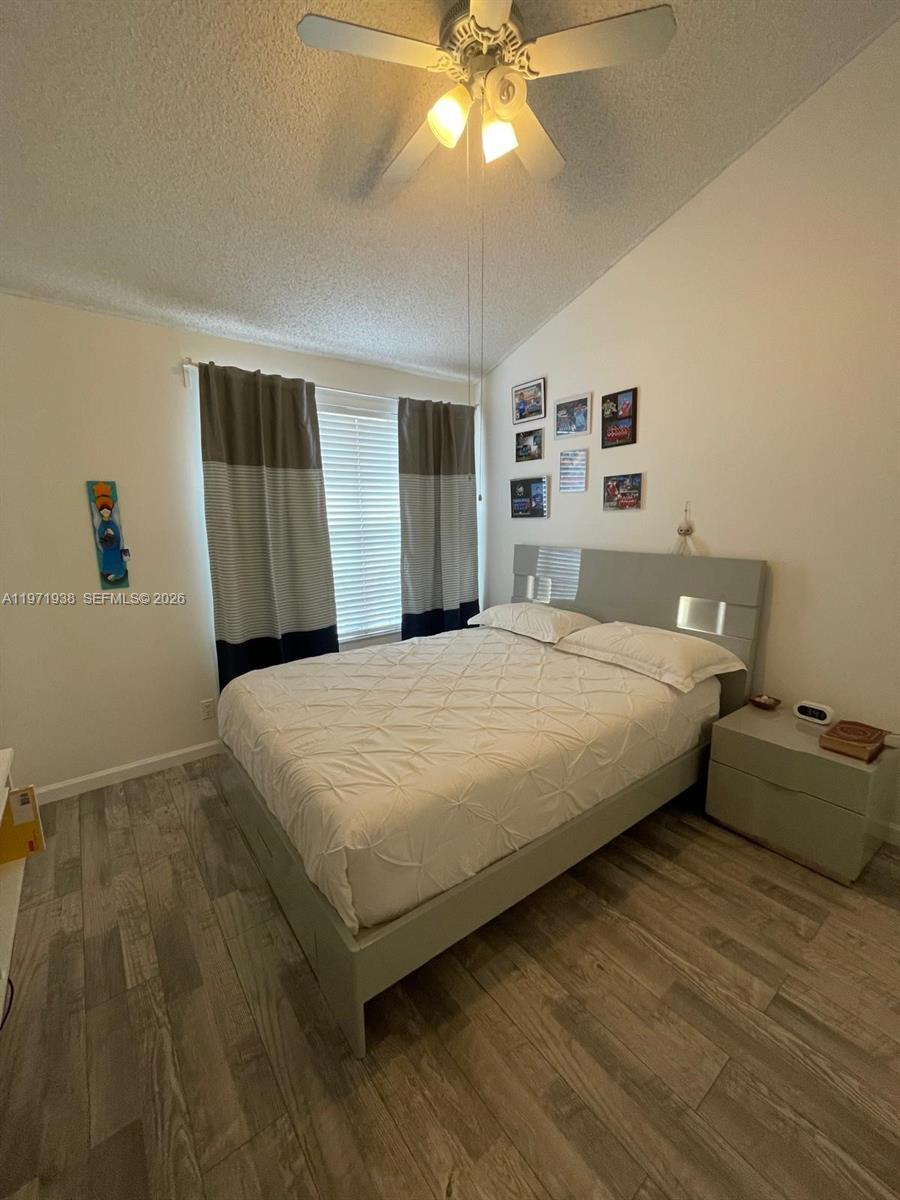 Подробнее 10803 2 / 3 1190 кв.футов $ 2026-02-25 0 Фото