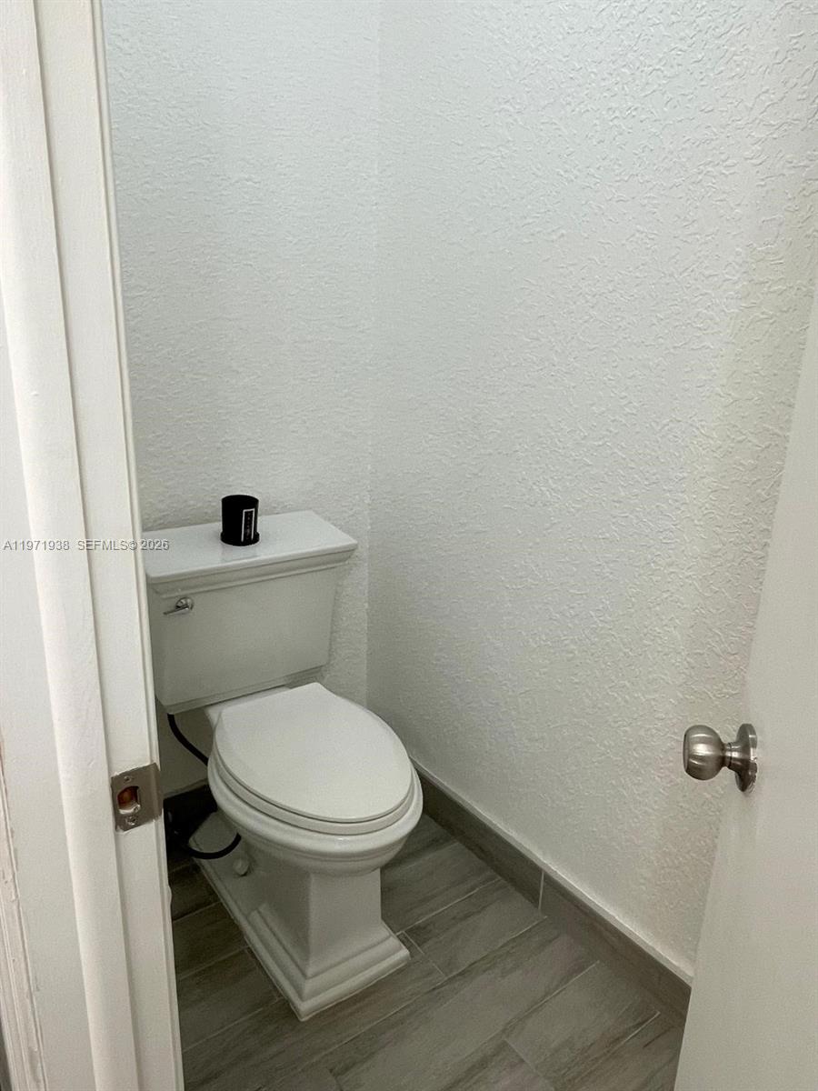 Подробнее 10803 2 / 3 1190 кв.футов $ 2026-02-25 0 Фото