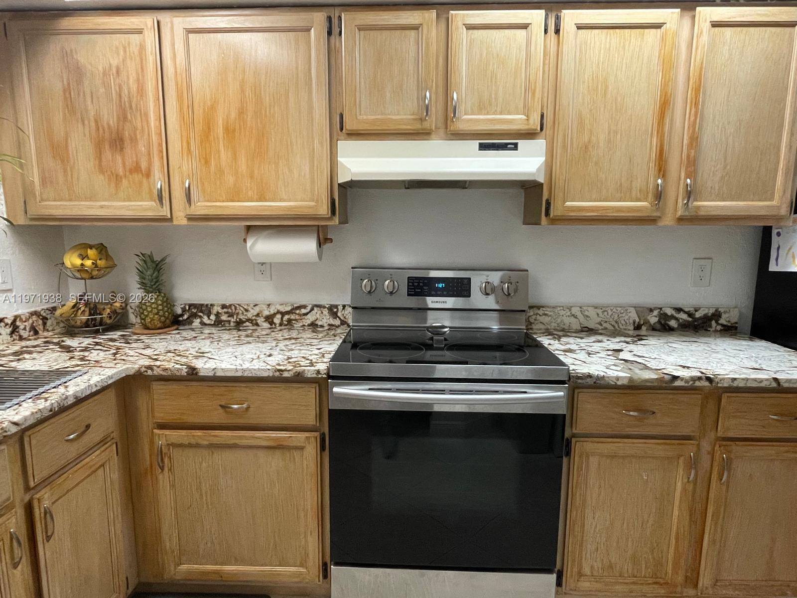 Подробнее 10803 2 / 3 1190 кв.футов $ 2026-02-25 0 Фото