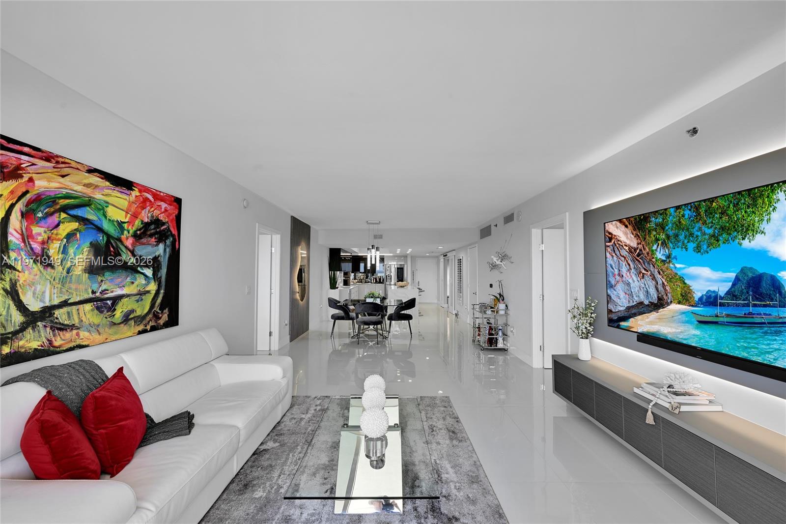 803 3 / 3 1841 sq. ft. $ 2026-02-25 0 foto