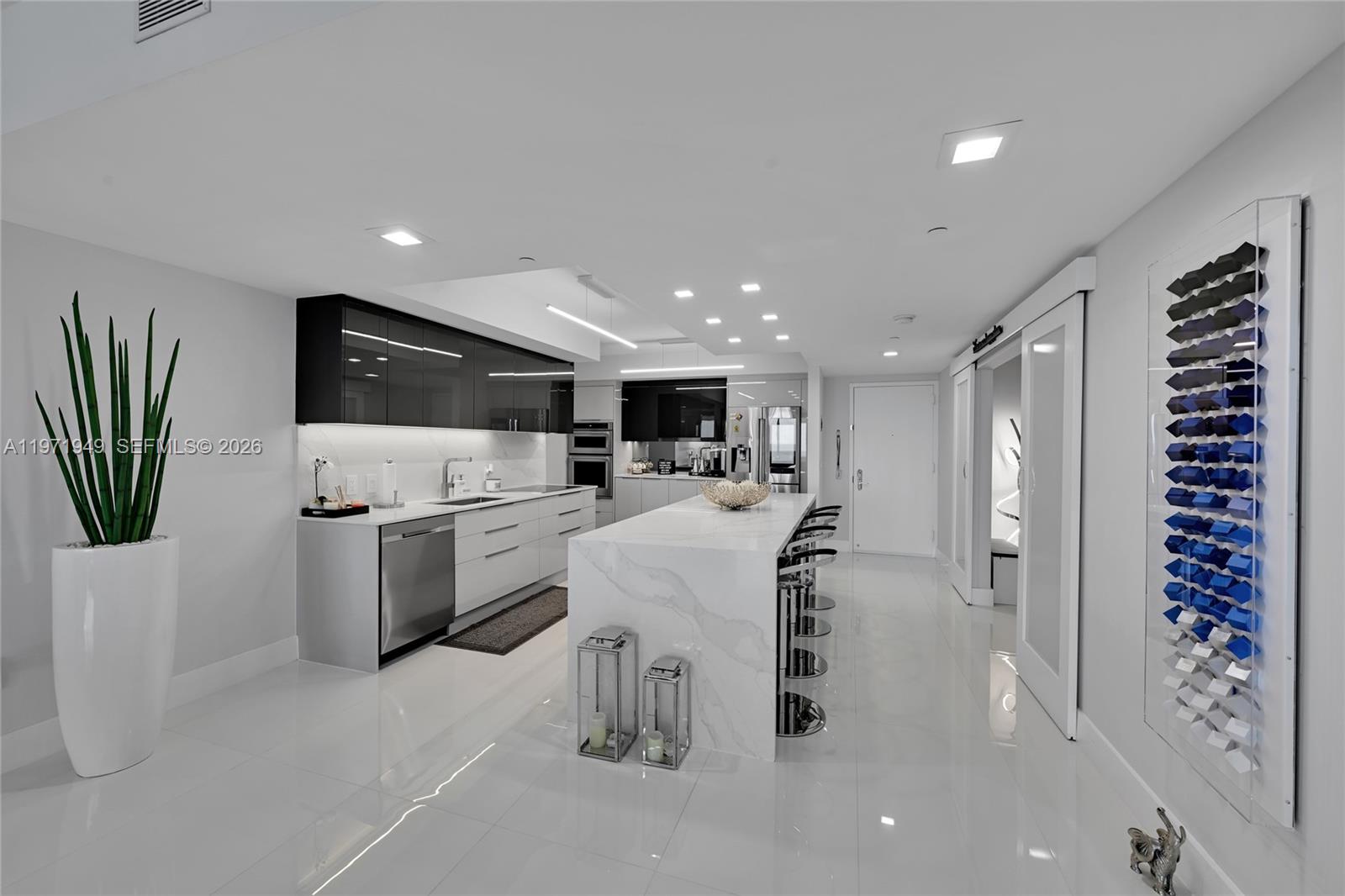 803 3 / 3 1841 sq. ft. $ 2026-02-25 0 foto