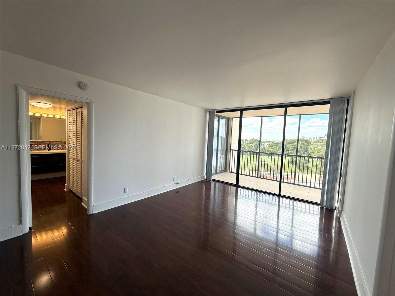 Photo of 20335 Country Club Dr  #502, Aventura, Florida, 33180 - 