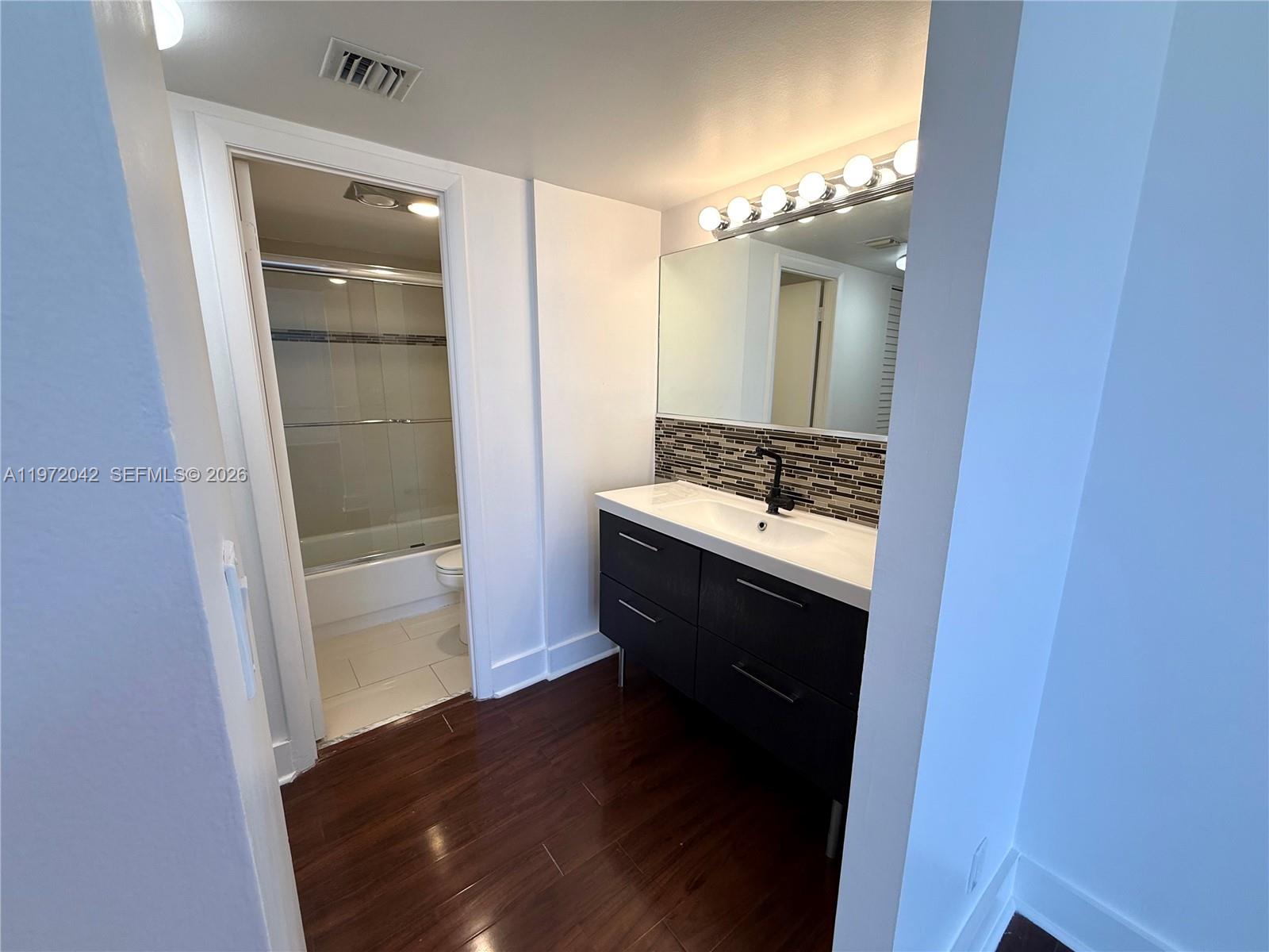 Photo of 20335 Country Club Dr  #502, Aventura, Florida, 33180 - 