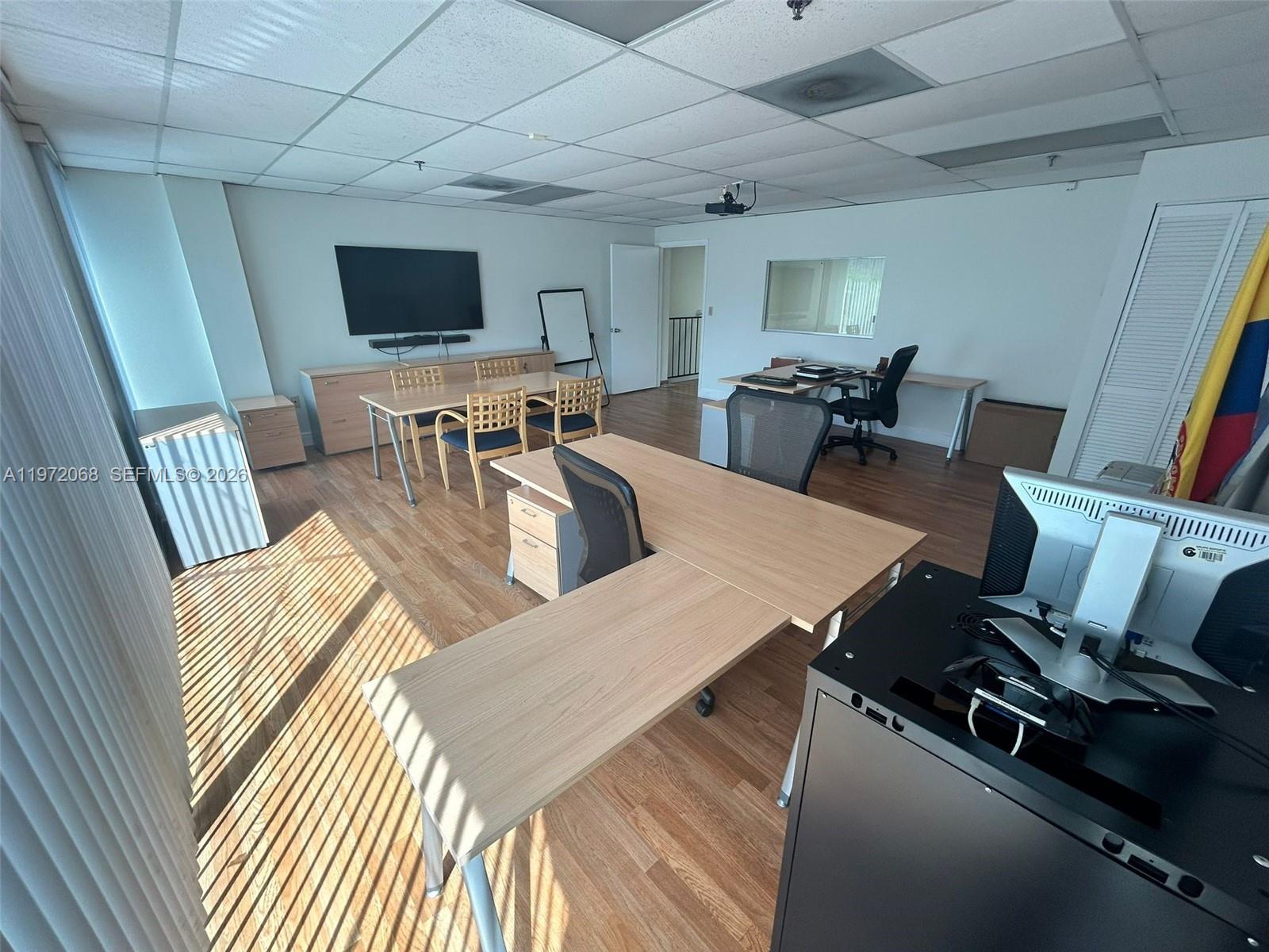 4-1  /   кв.футов $ 2026-02-25 0 Фото