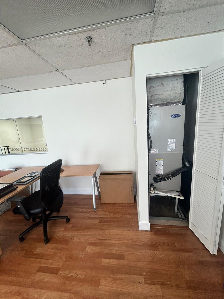 4-1  /   кв.футов $ 2026-02-25 0 Фото