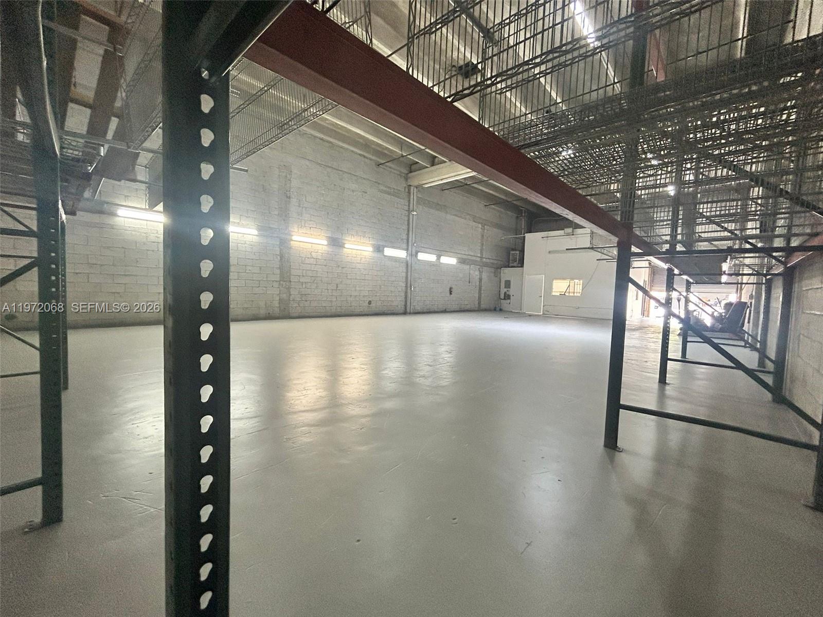 4-1  /   кв.футов $ 2026-02-25 0 Фото