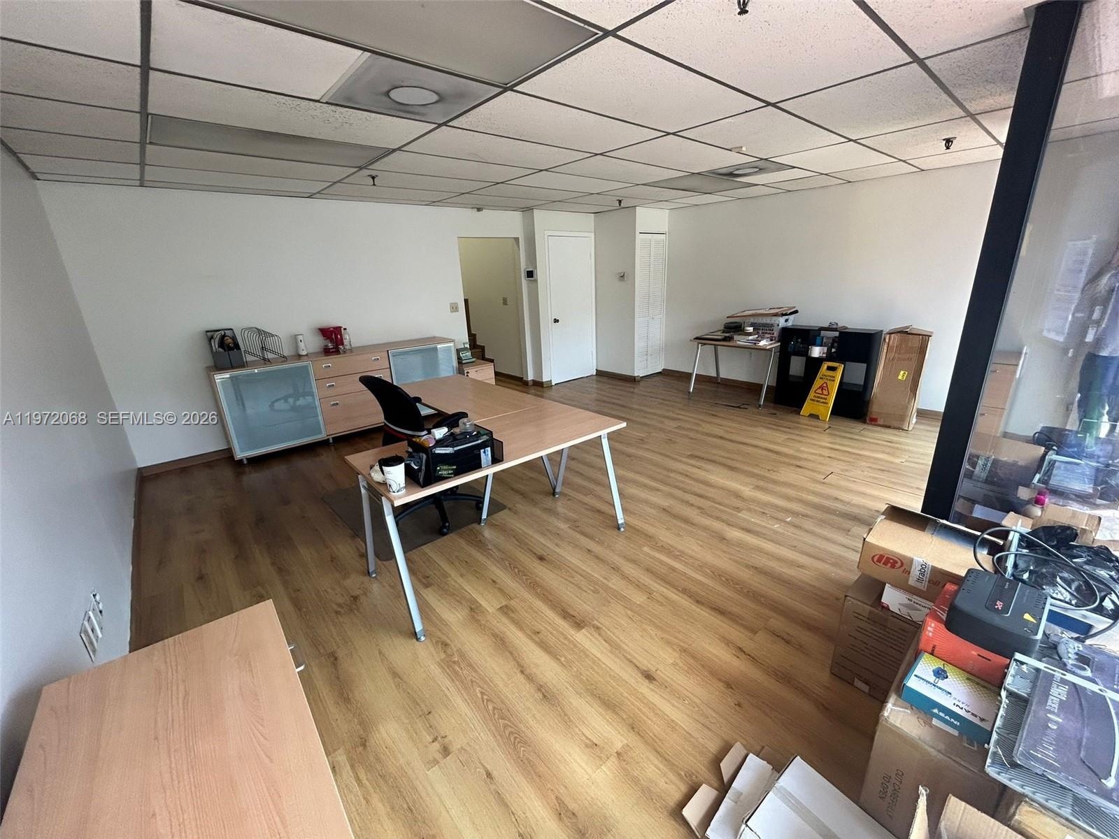 4-1  /   кв.футов $ 2026-02-25 0 Фото