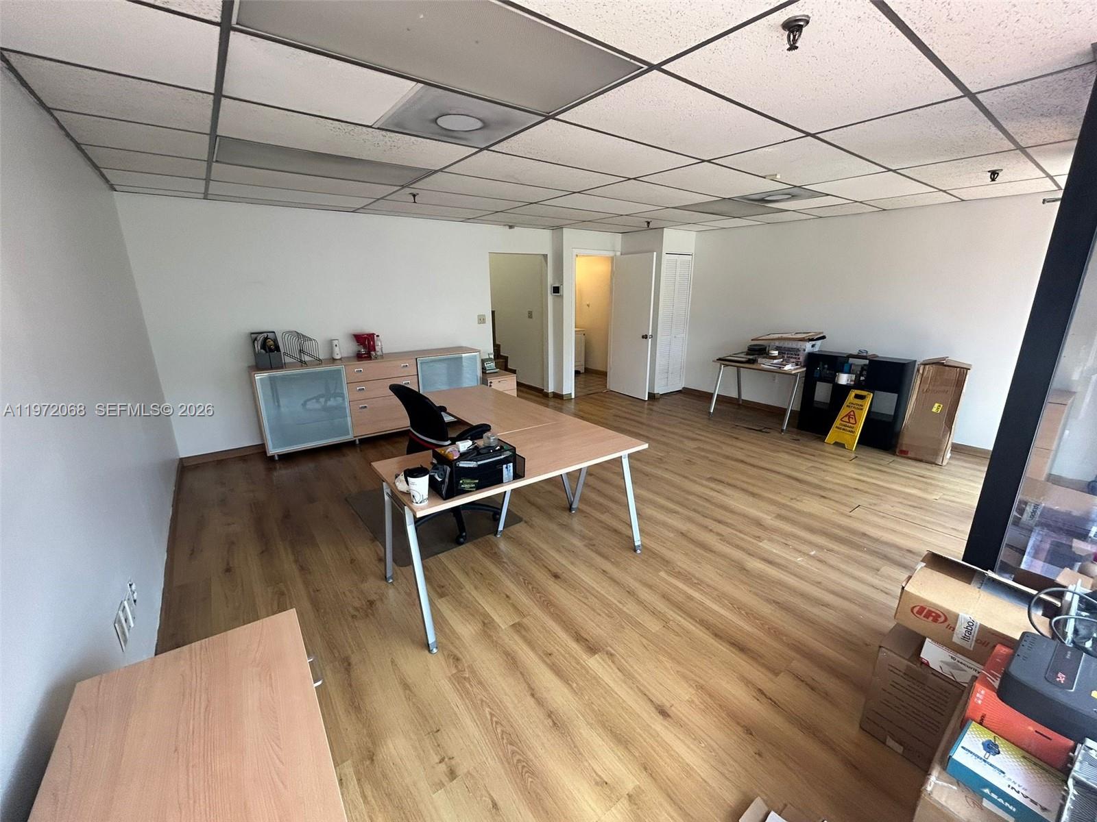 4-1  /   кв.футов $ 2026-02-25 0 Фото