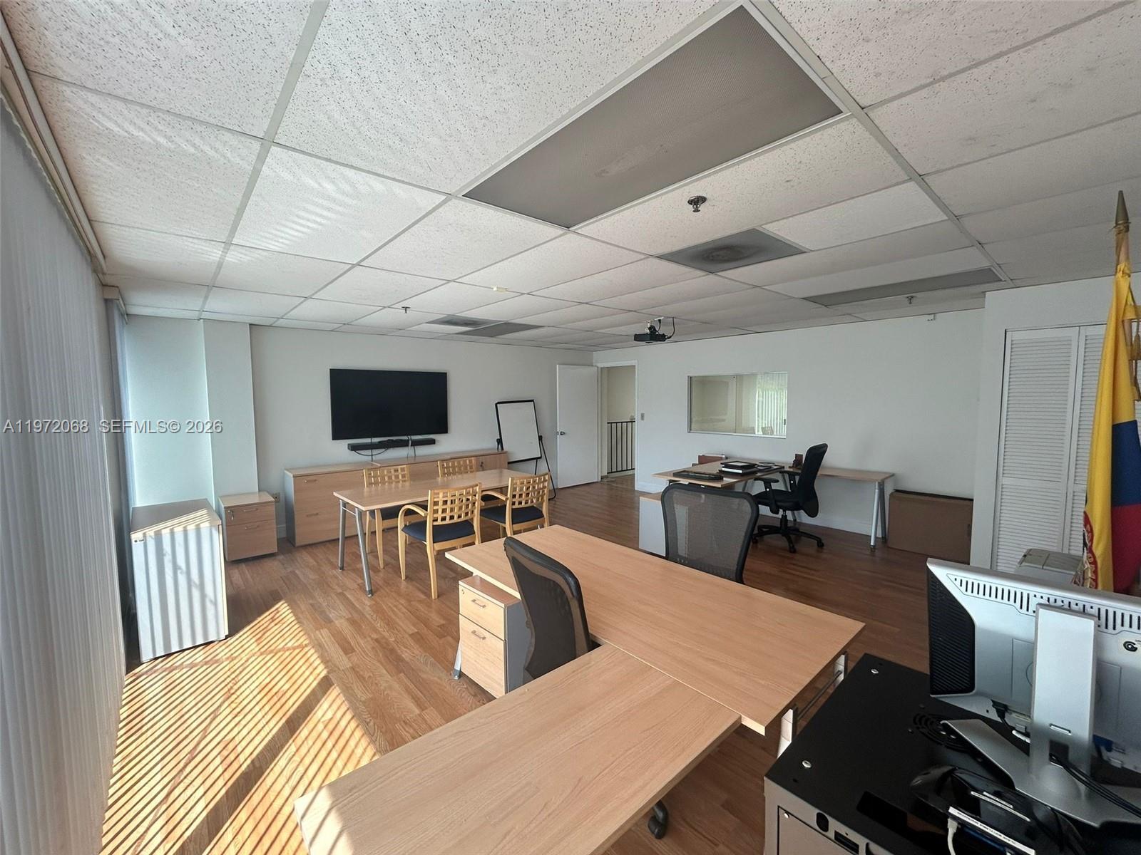 4-1  /   кв.футов $ 2026-02-25 0 Фото