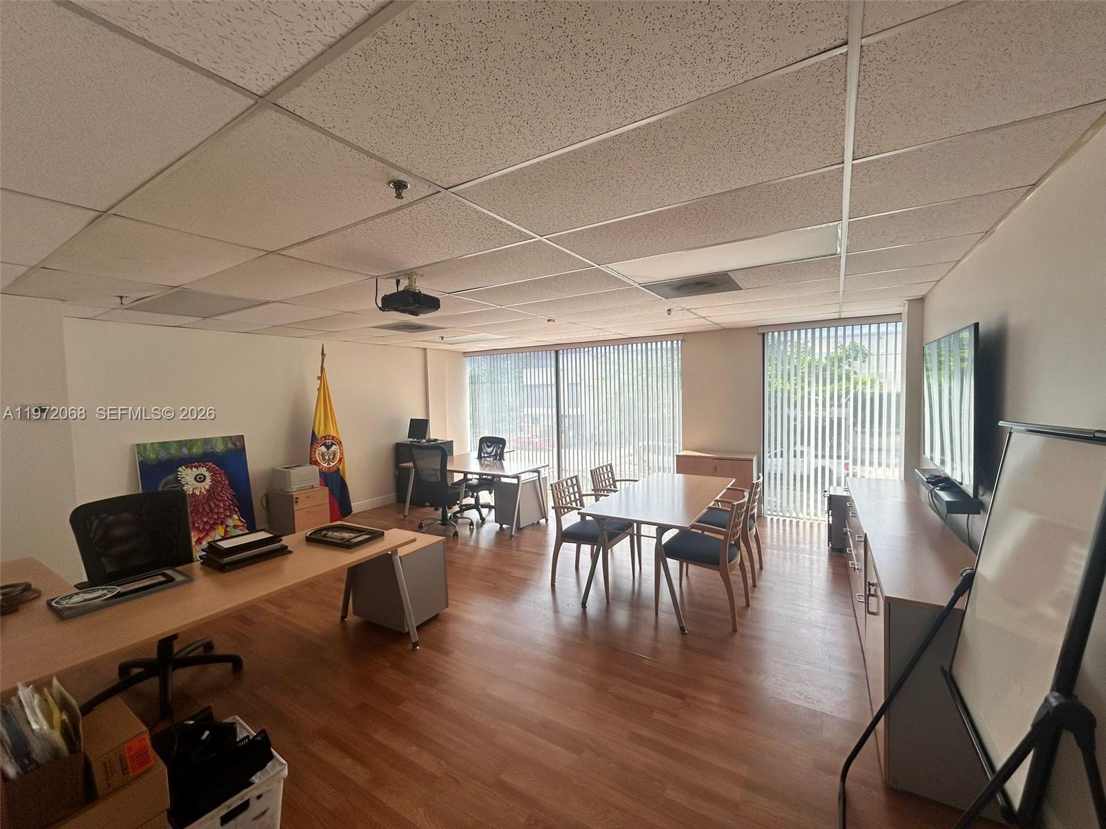 4-1  /   кв.футов $ 2026-02-25 0 Фото