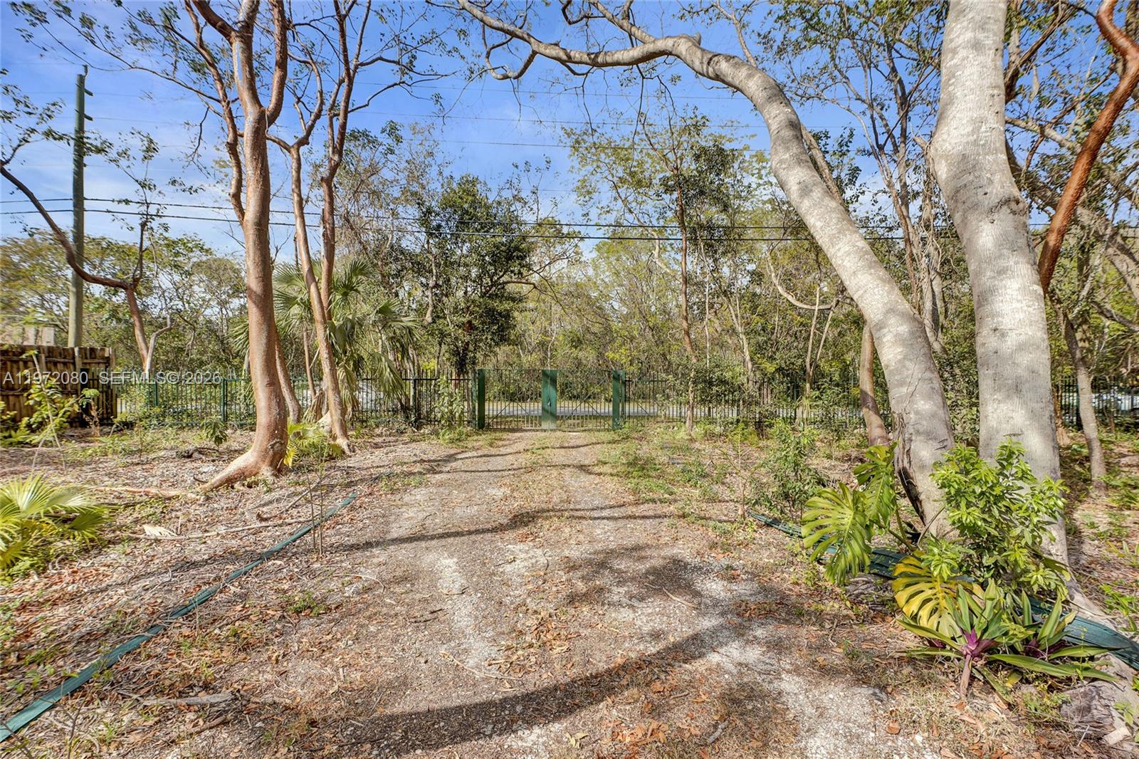   /   sq. ft. $ 2026-02-25 0 foto