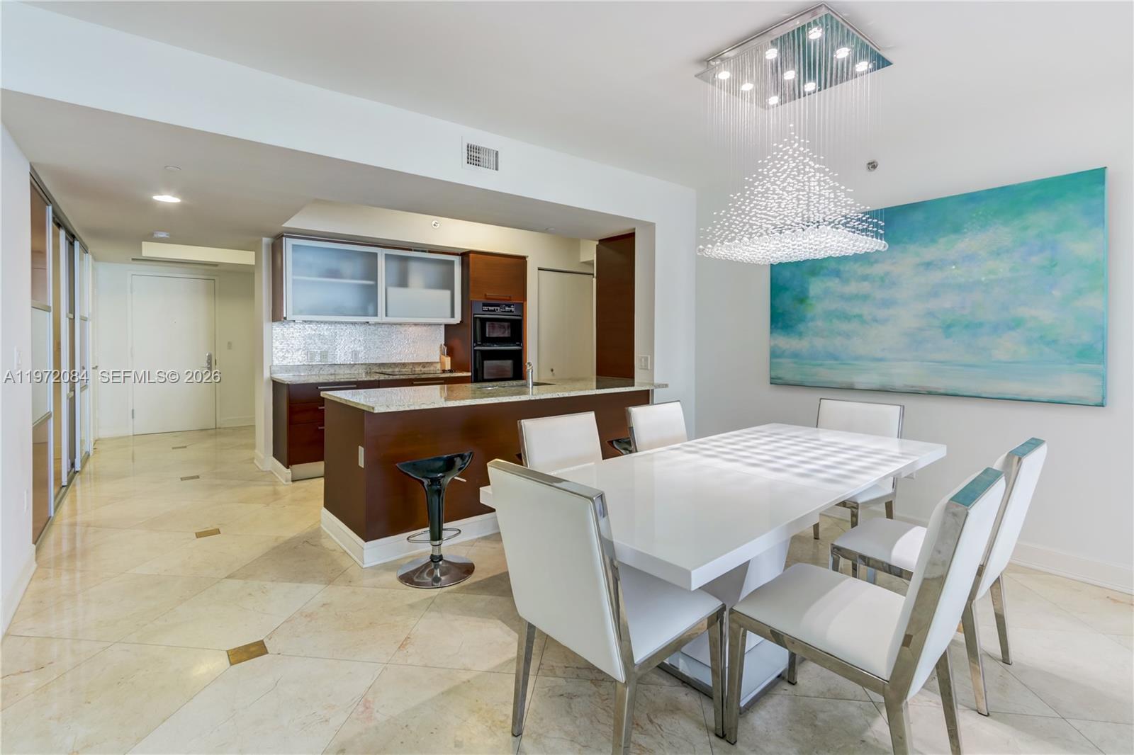 3804 3 / 3 1675 sq. ft. $ 2026-02-25 0 foto