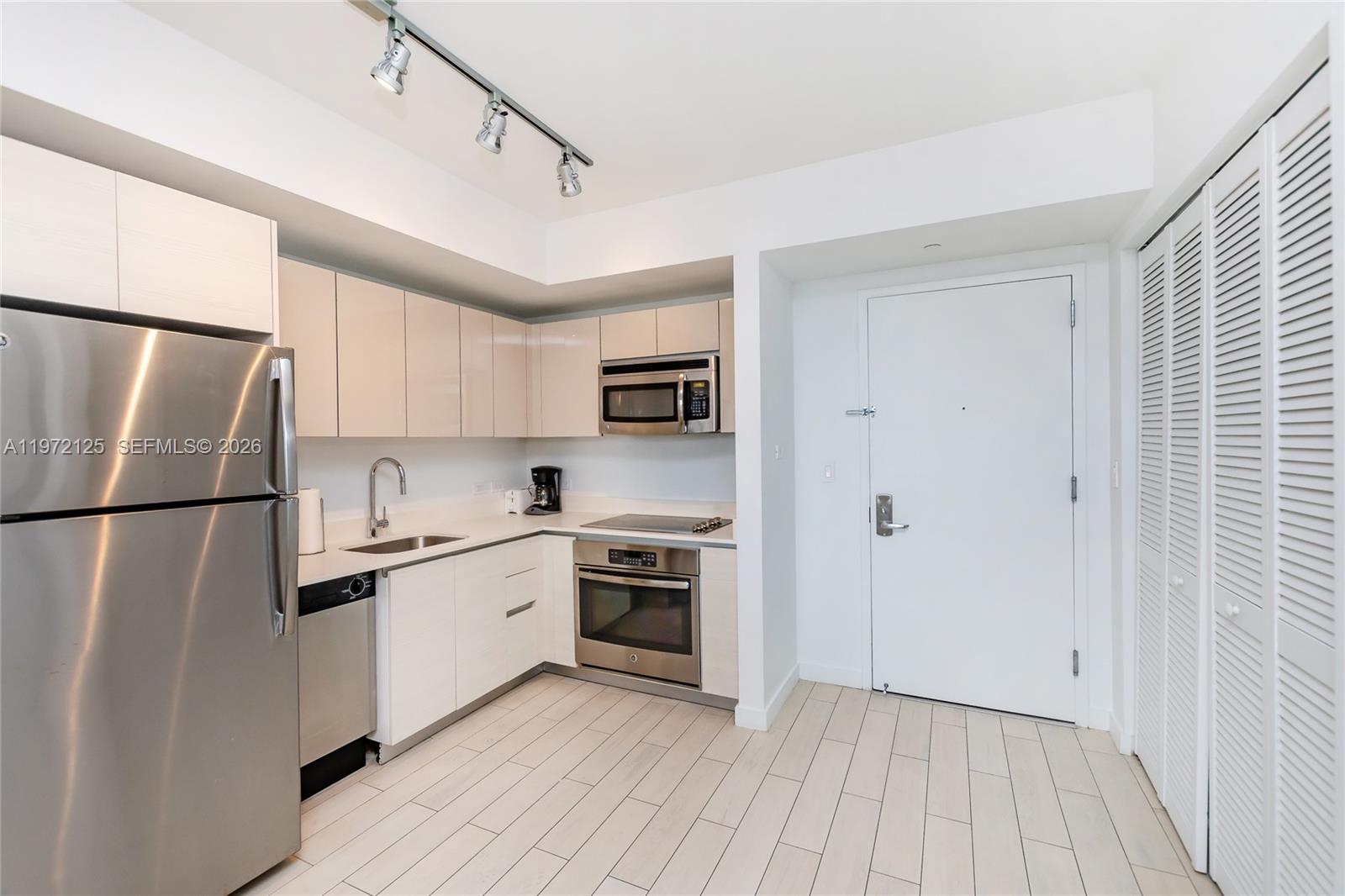 Photo of 2602 Hallandale Beach Blvd #R1903, Hallandale Beach, Florida, 33009 -