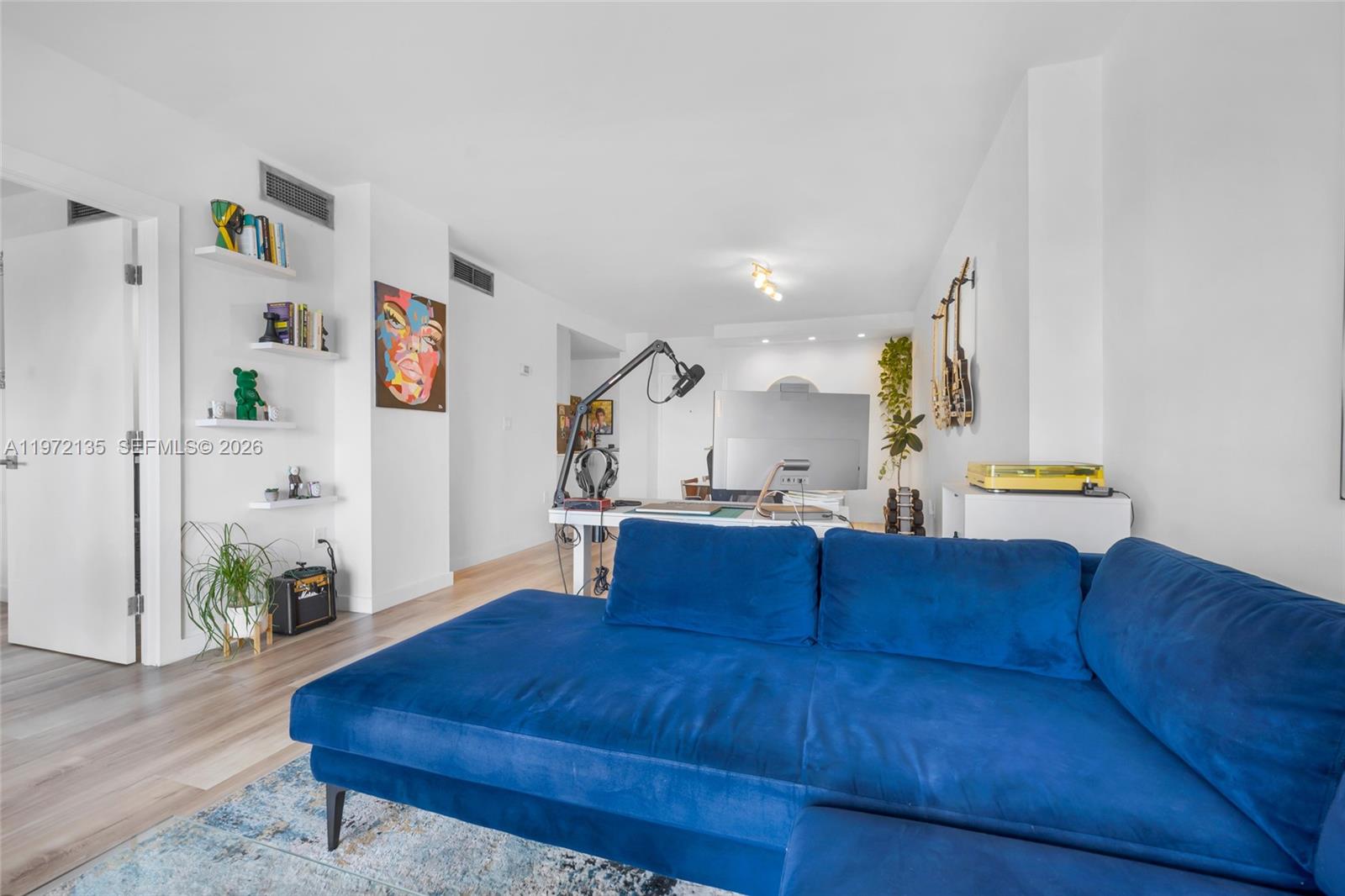 1614 1 / 2 762 sq. ft. $ 2026-02-25 0 foto