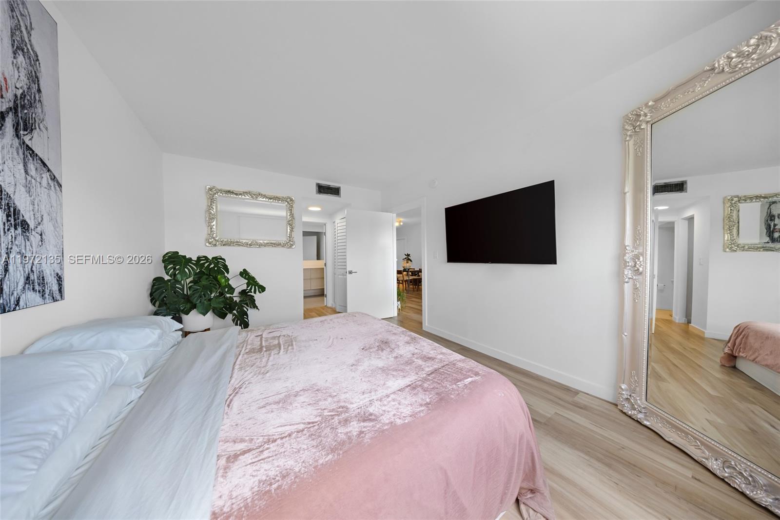 1614 1 / 2 762 sq. ft. $ 2026-02-25 0 foto