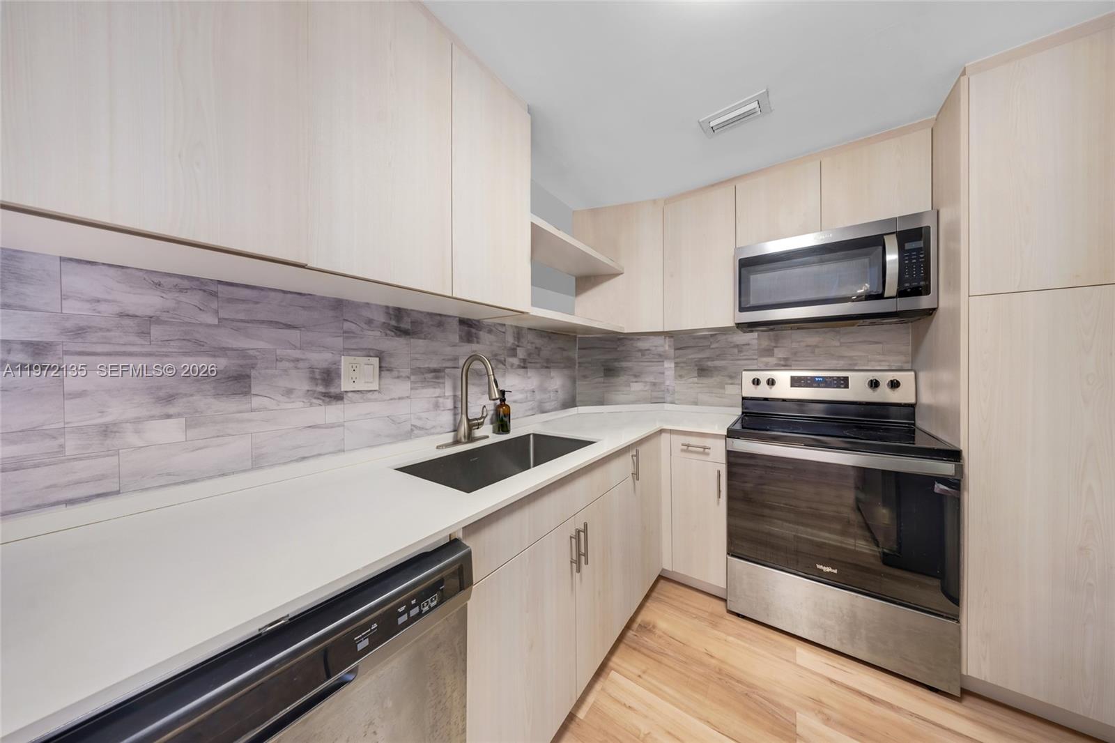 1614 1 / 2 762 sq. ft. $ 2026-02-25 0 foto