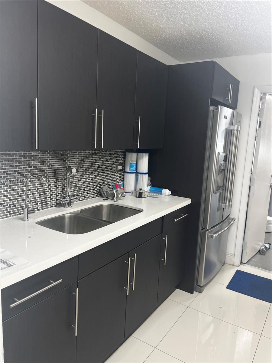 12053  /   кв.футов $ 2026-02-25 0 Фото