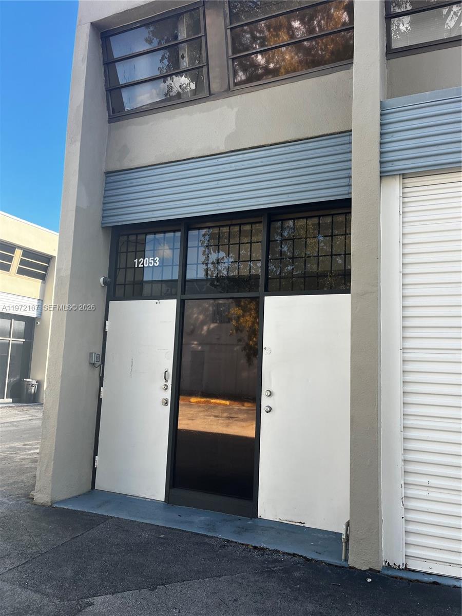 12053  /   кв.футов $ 2026-02-25 0 Фото