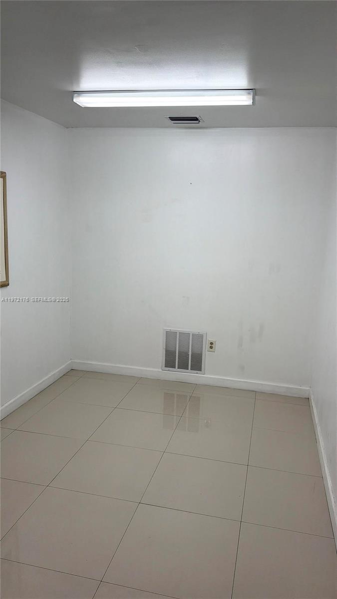 Ver detalles B23 / sq. ft. $ 2026-04-13 0 foto