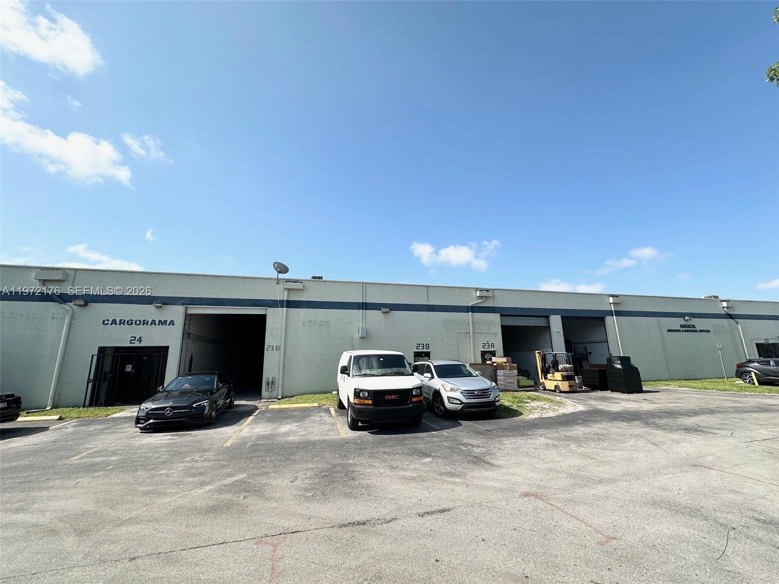 F23  /   sq. ft. $ 2026-02-25 0 foto