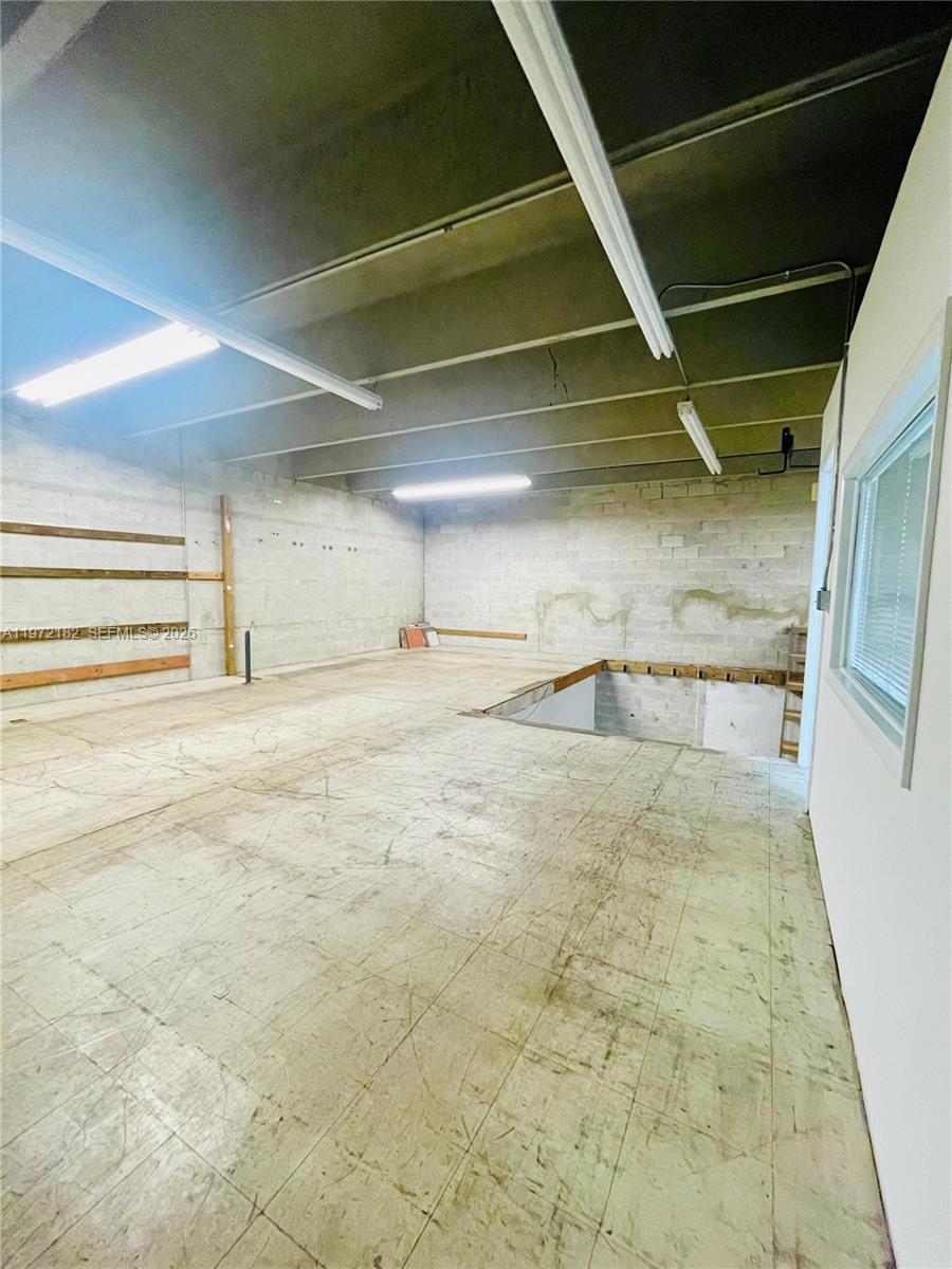 112  /   sq. ft. $ 2026-04-21 0 Photo