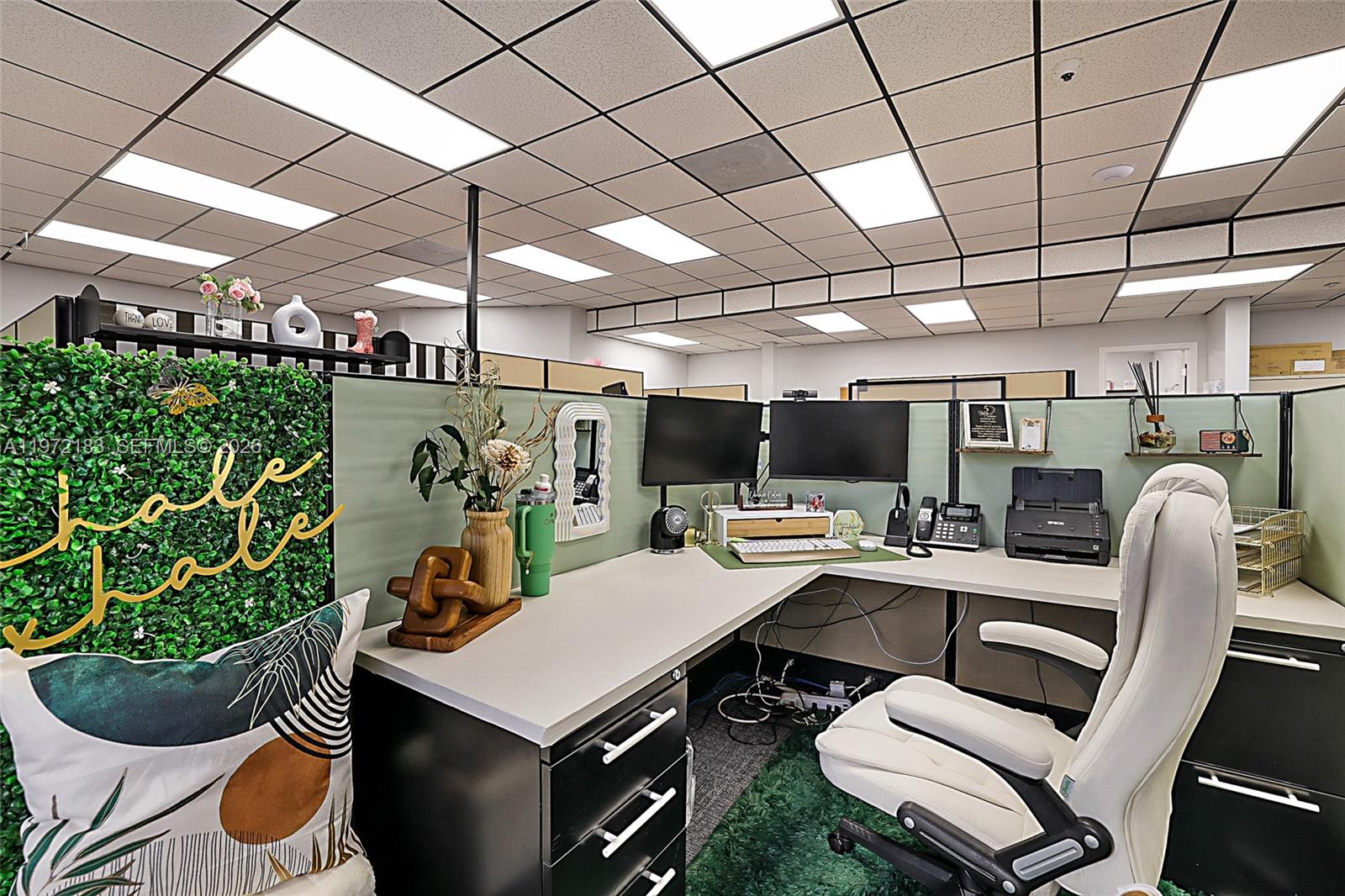   /   sq. ft. $ 2026-02-25 0 foto