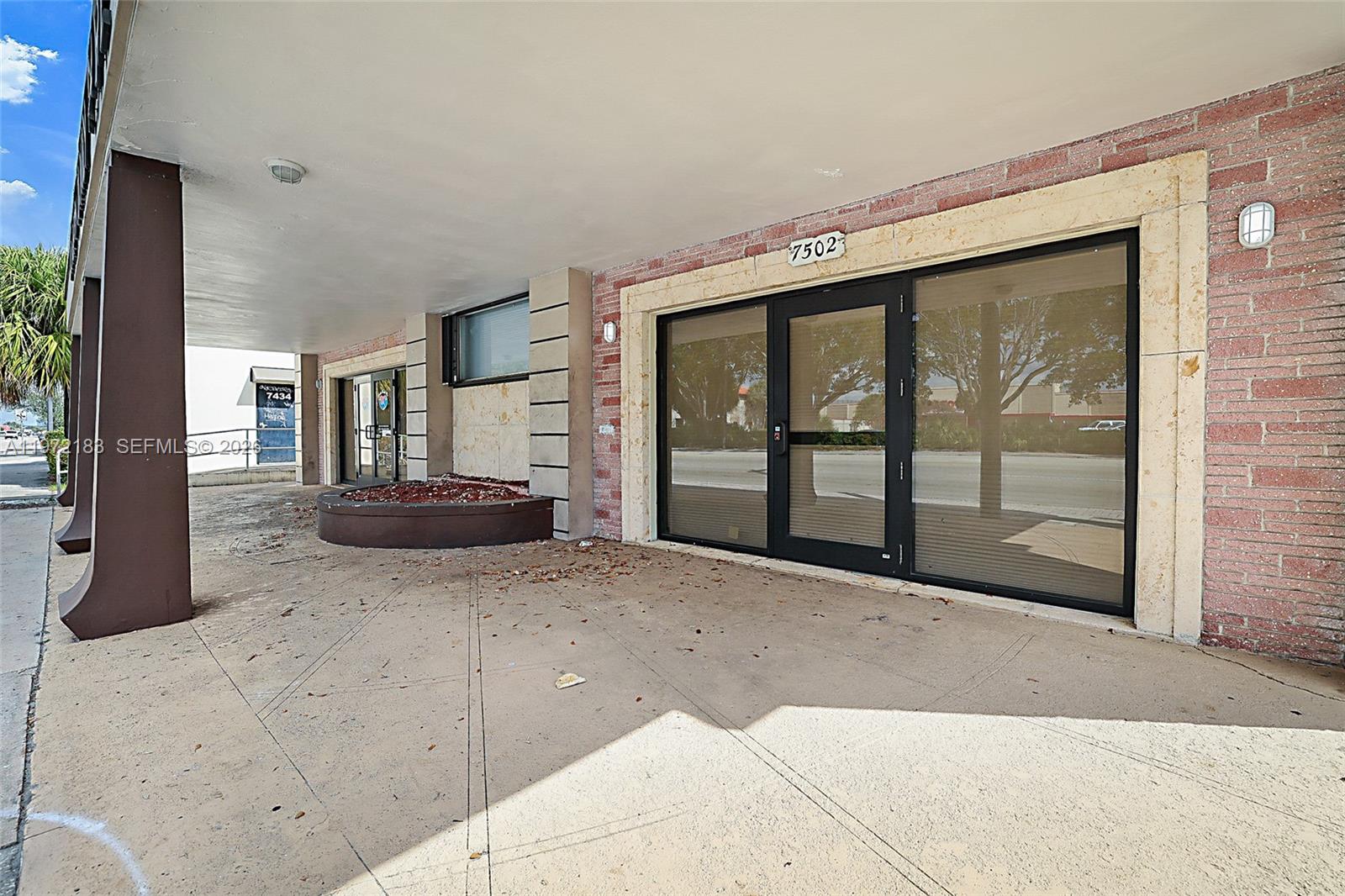   /   sq. ft. $ 2026-02-25 0 foto