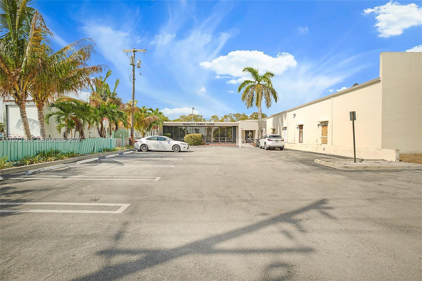   /   sq. ft. $ 2026-02-25 0 foto