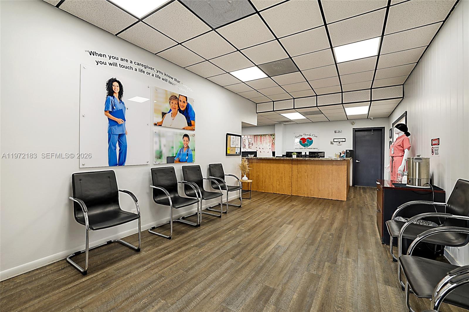   /   sq. ft. $ 2026-02-25 0 foto