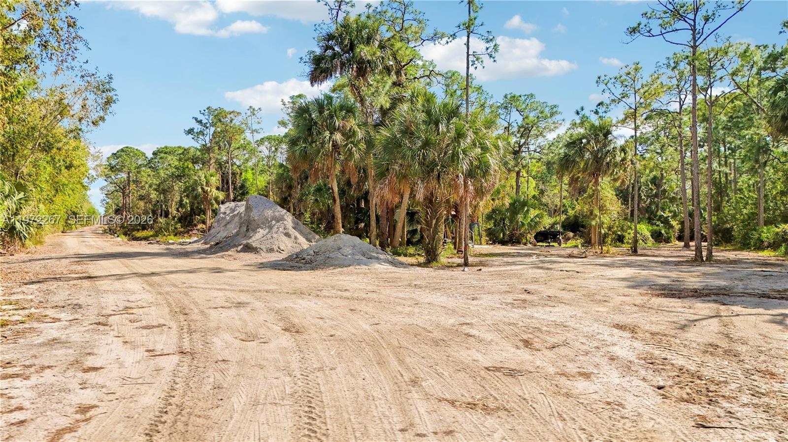   /   sq. ft. $ 2026-02-25 0 foto