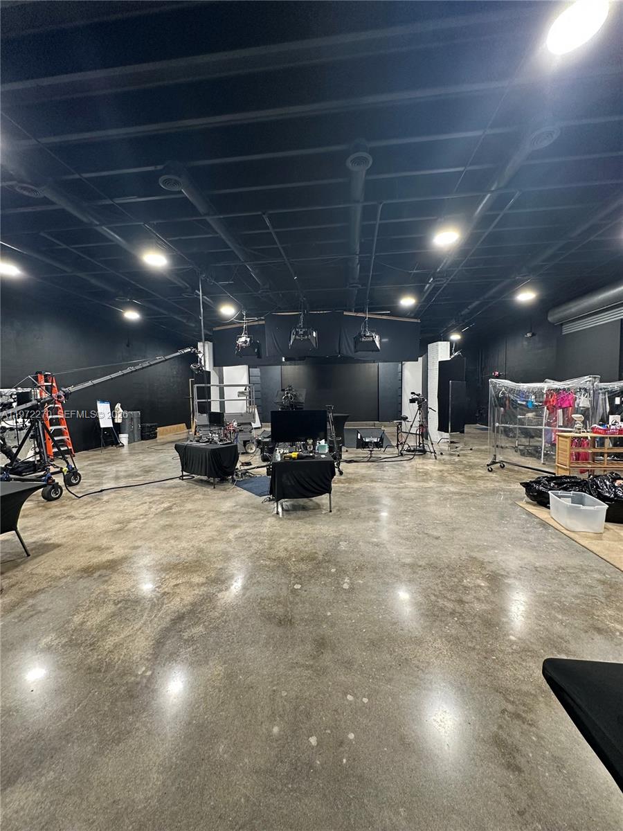   /   sq. ft. $ 2026-02-25 0 foto