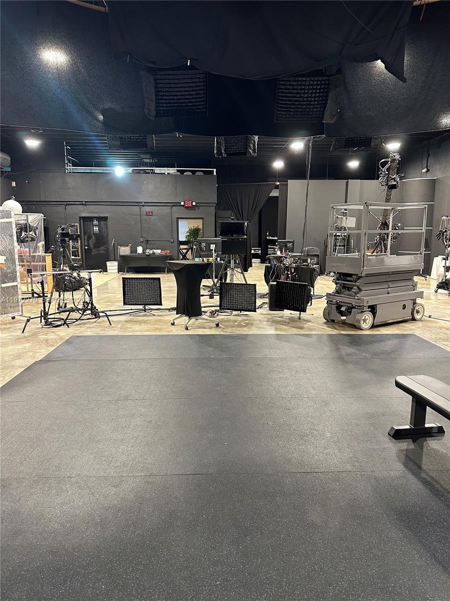   /   sq. ft. $ 2026-02-25 0 foto