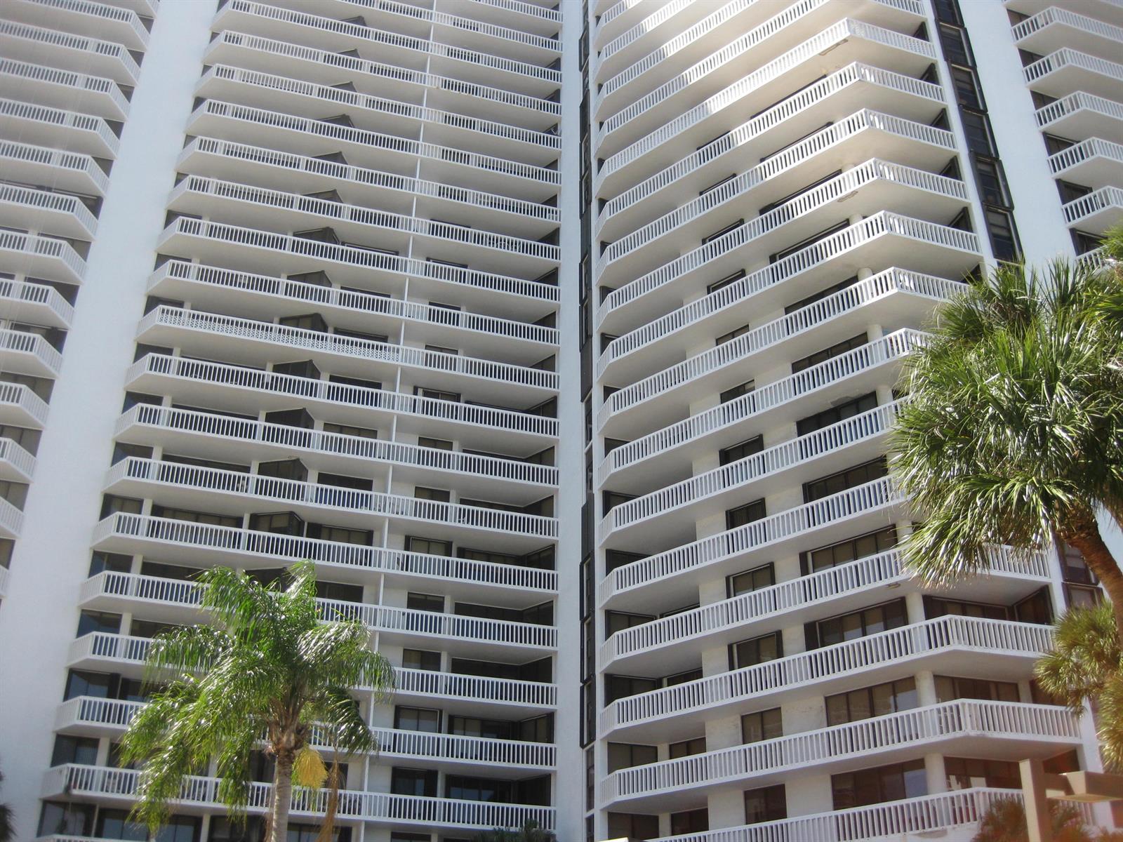 Photo of 20281 Country Club  #2008, Aventura, Florida, 33180 - Building Exterior