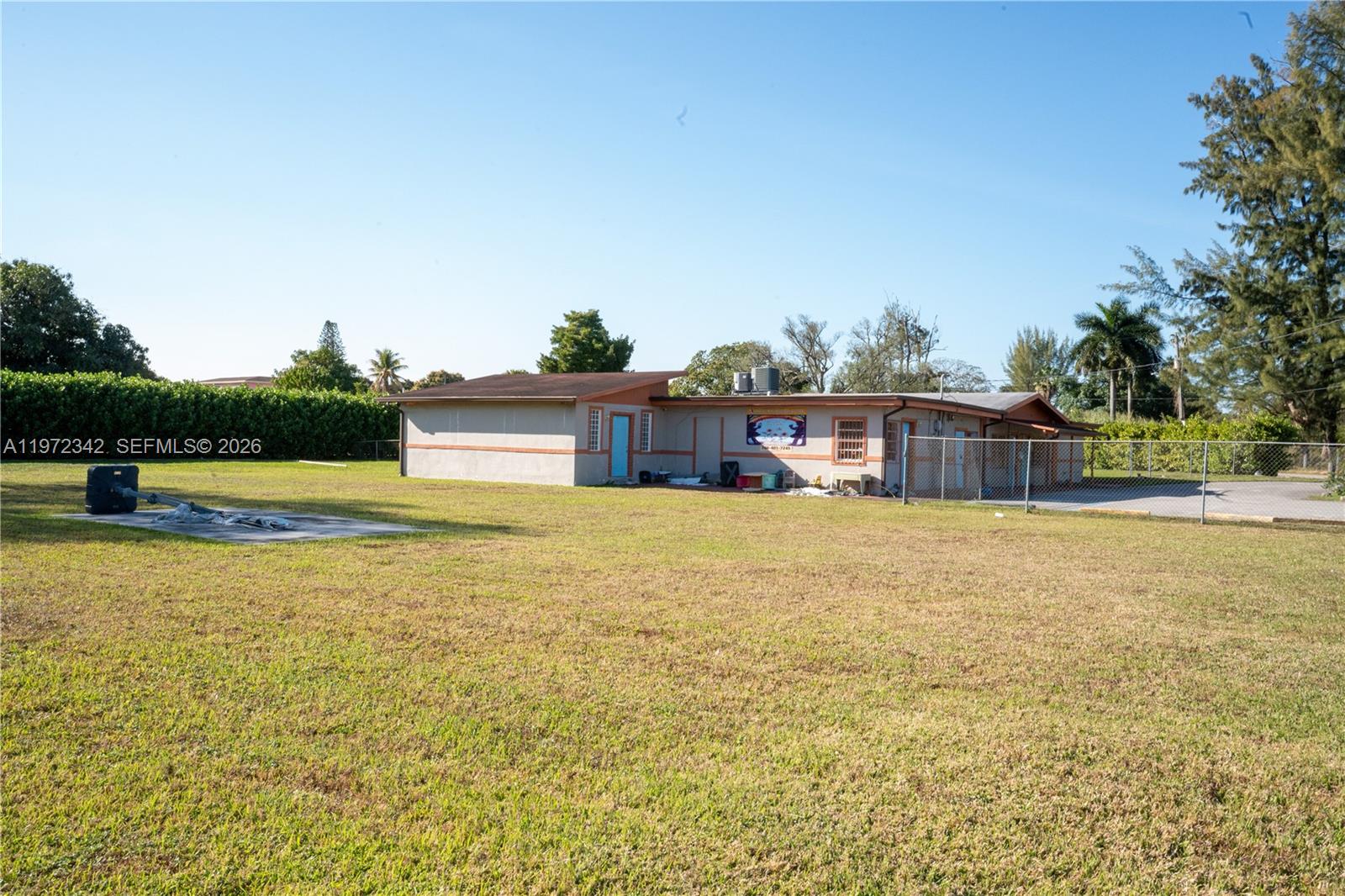   /   кв.футов $ 2026-02-25 0 Фото