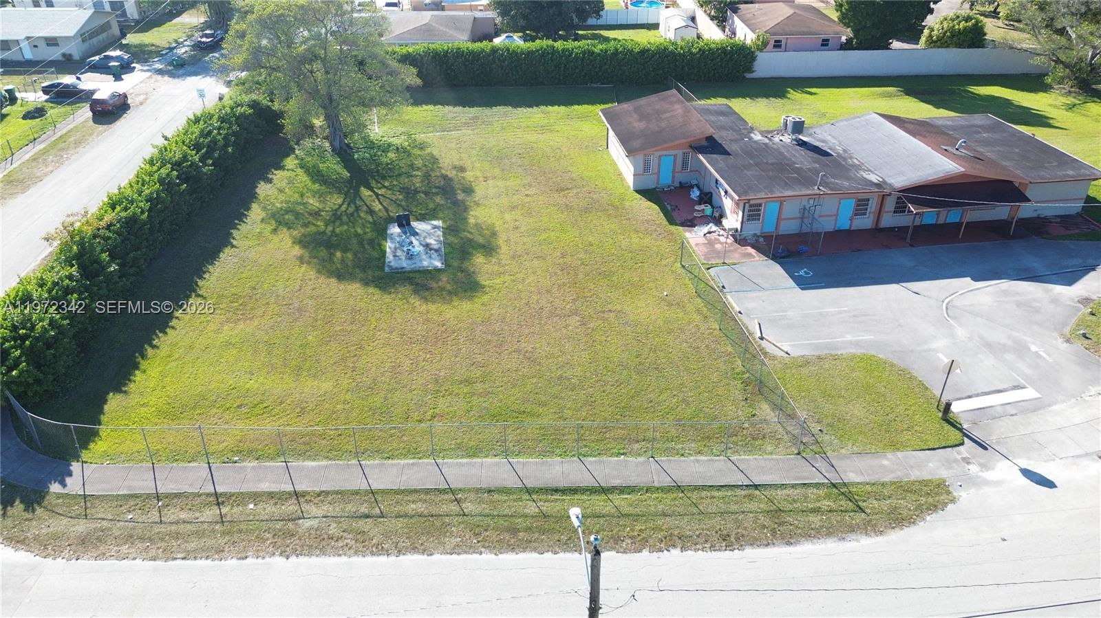   /   кв.футов $ 2026-02-25 0 Фото