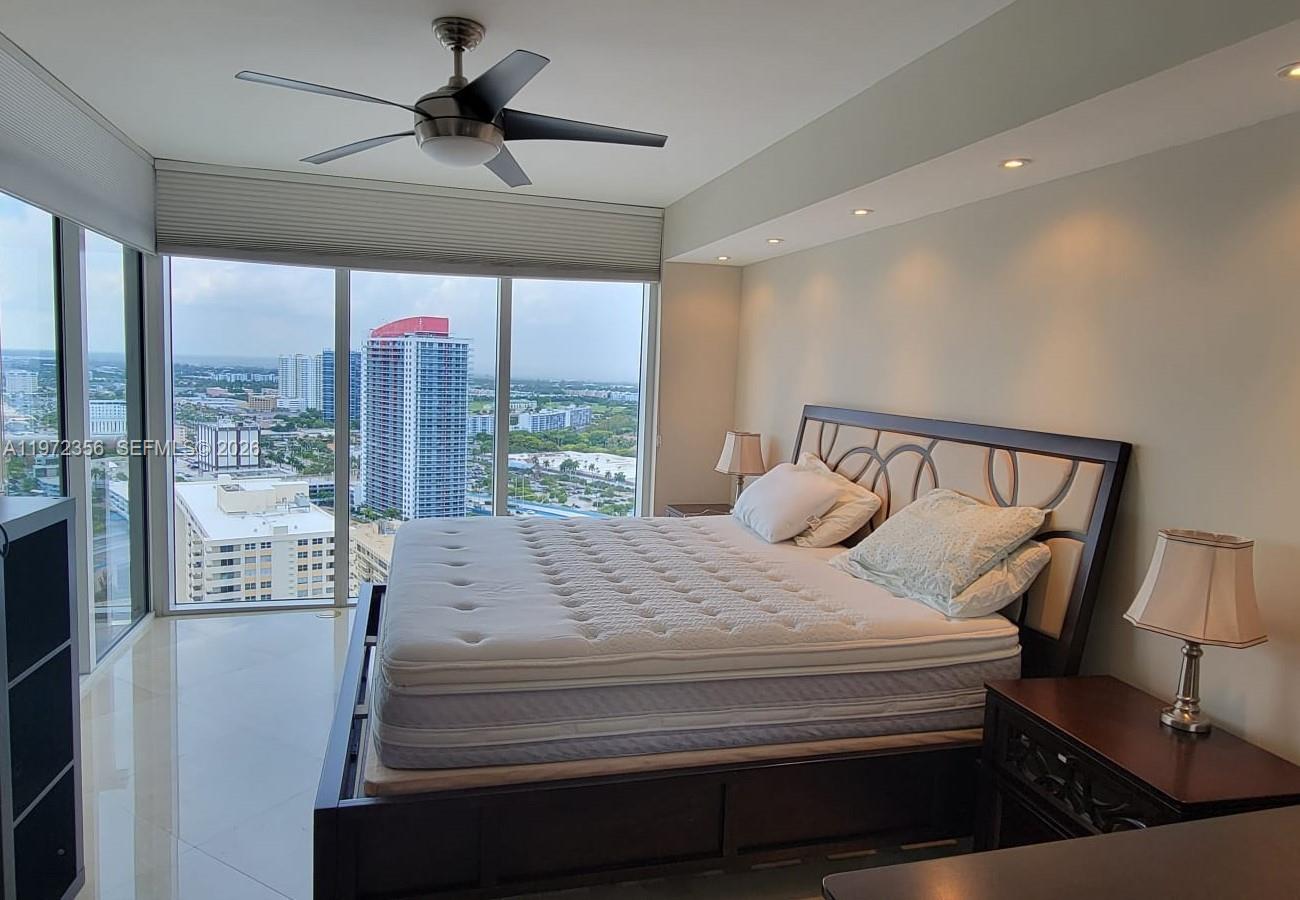 3007 3 / 3 1571 sq. ft. $ 2026-03-24 0 foto