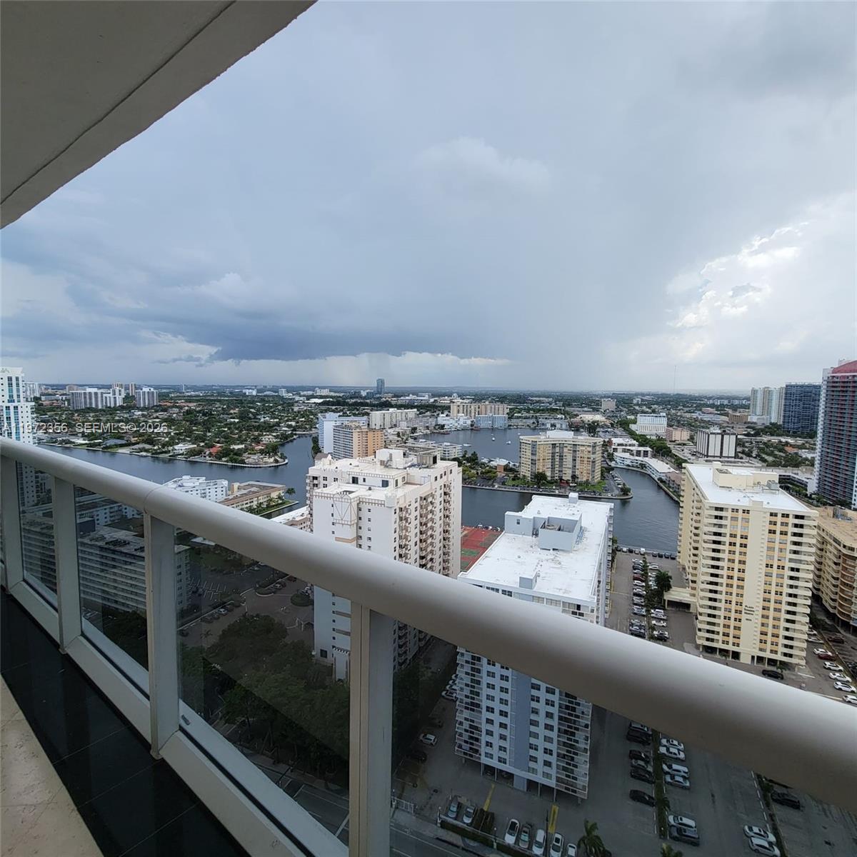 3007 3 / 3 1571 sq. ft. $ 2026-03-24 0 foto