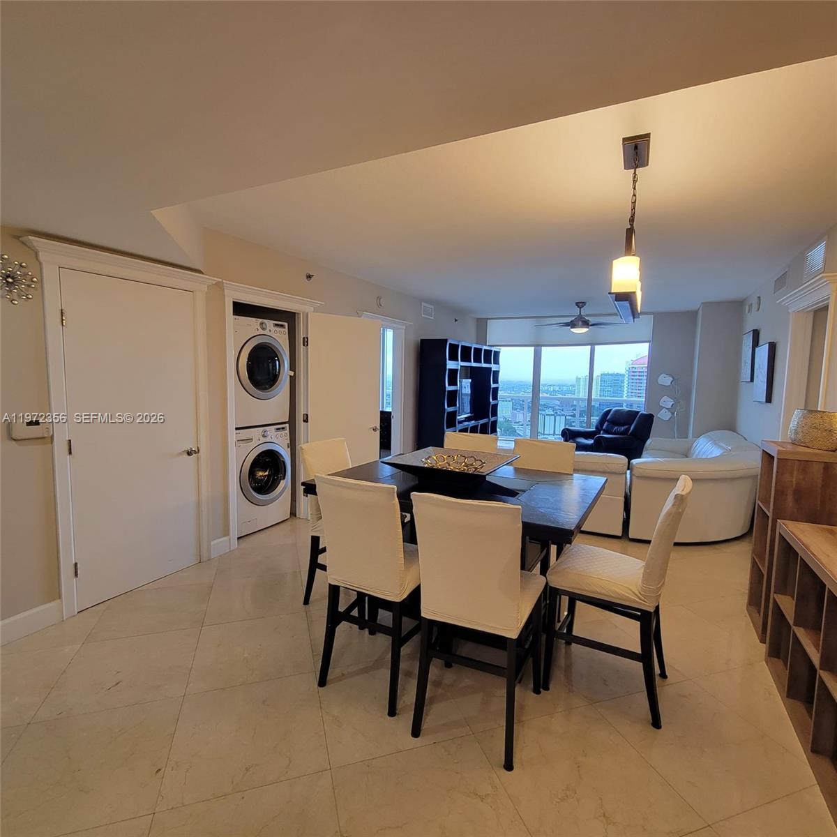 3007 3 / 3 1571 sq. ft. $ 2026-03-24 0 foto