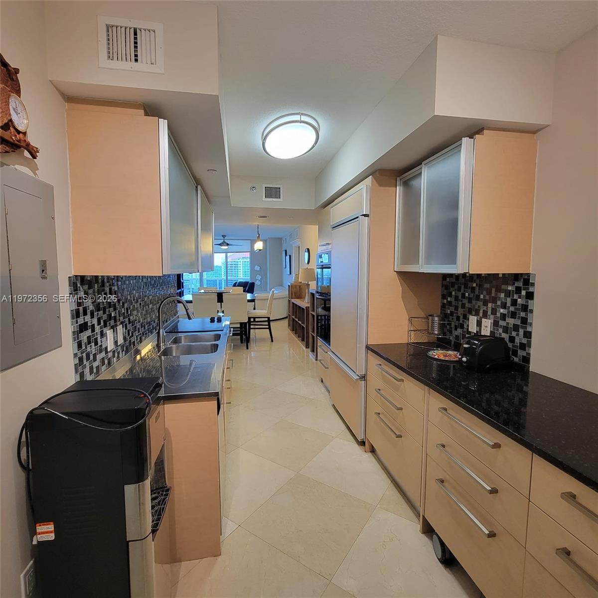 3007 3 / 3 1571 sq. ft. $ 2026-03-24 0 foto