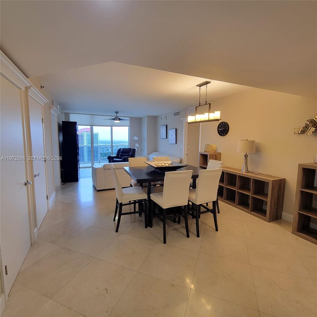 3007 3 / 3 1571 sq. ft. $ 2026-03-24 0 foto