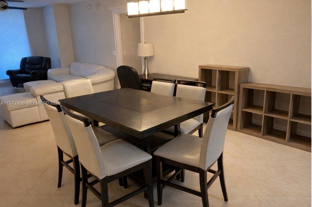 3007 3 / 3 1571 sq. ft. $ 2026-03-24 0 foto