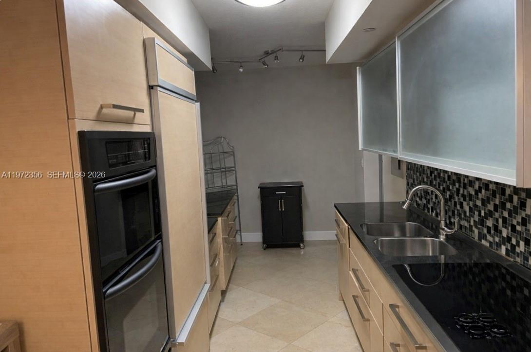 3007 3 / 3 1571 sq. ft. $ 2026-03-24 0 foto