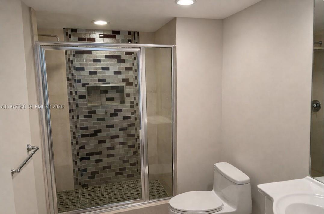 3007 3 / 3 1571 sq. ft. $ 2026-03-24 0 foto