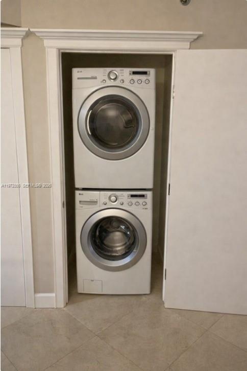 3007 3 / 3 1571 sq. ft. $ 2026-03-24 0 foto
