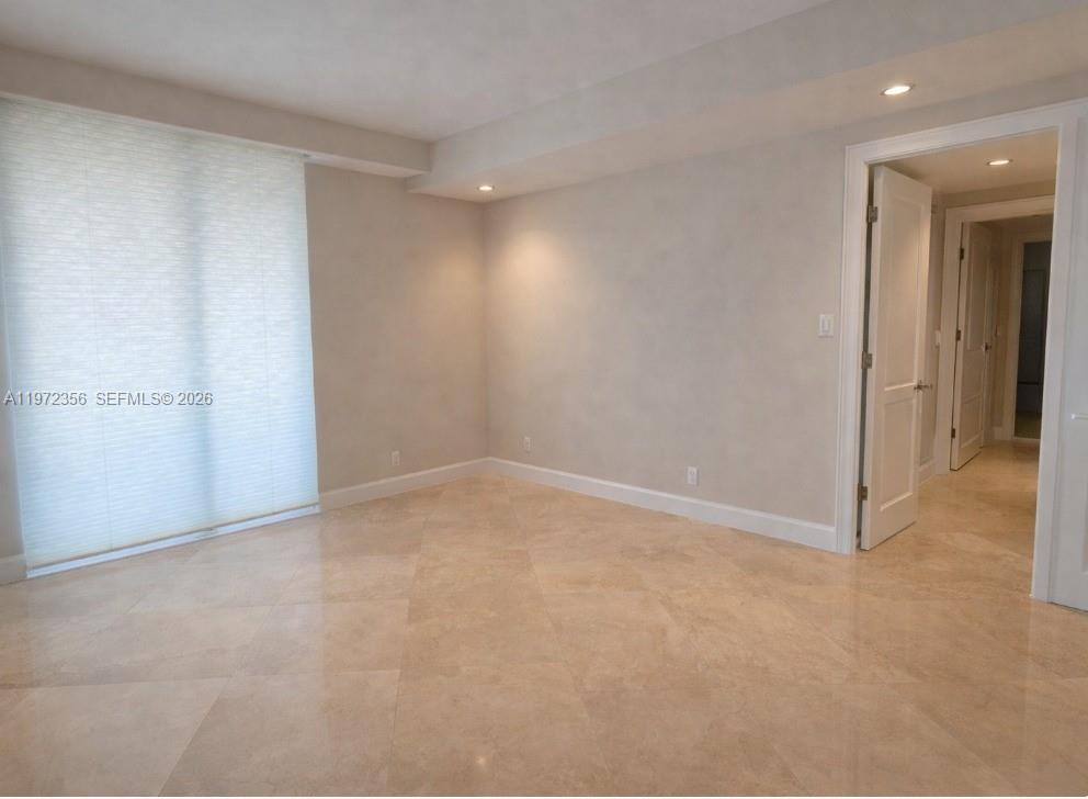 3007 3 / 3 1571 sq. ft. $ 2026-03-24 0 foto